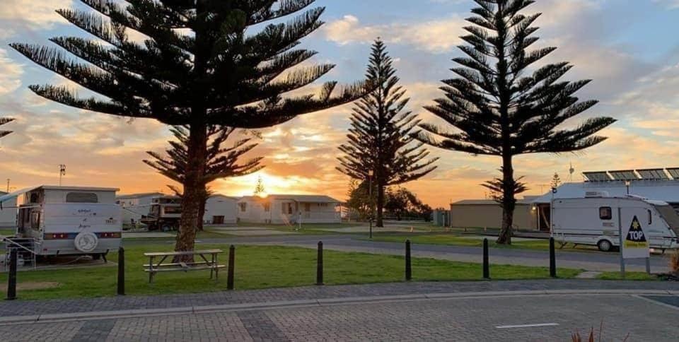 Christies Beach Tourist Park Bagian luar foto